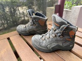 Chaussures de marche Lowa 