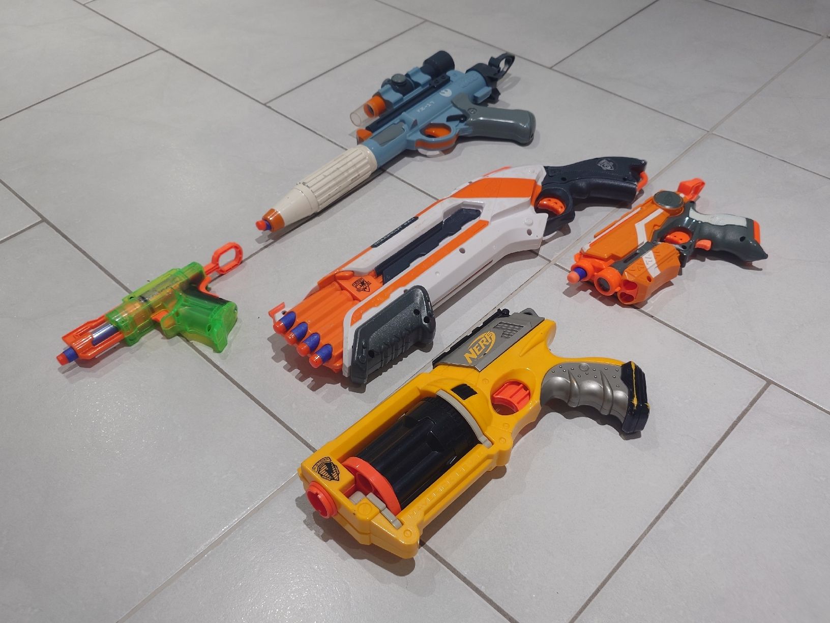 Nerf Spielzeuge: Nerf Guns Pistolen – Gebraucht aus Bätterkinden von Grooovy 1