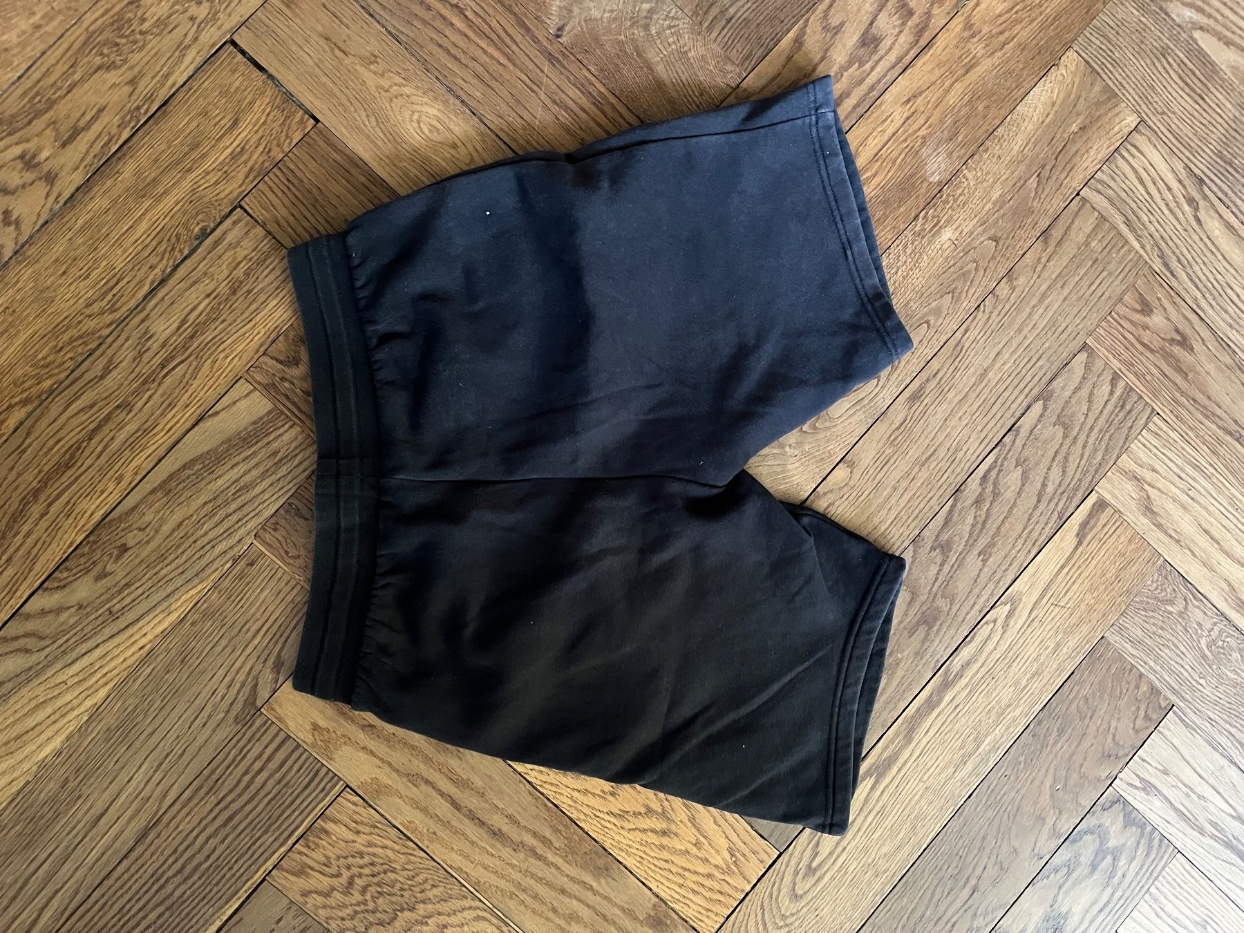 Adidas Pantalons: Adidas Shorts – D'occasion à Langnau i. E. par Nurifree 1