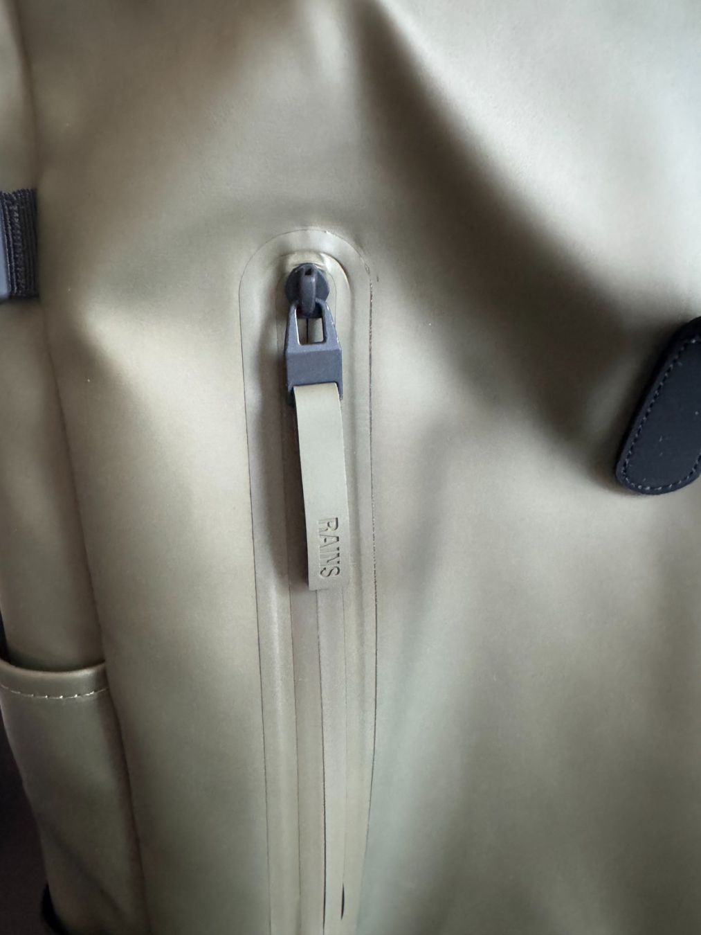 Rucksäcke: Rains Rolltop Unisex - Neuwertig – Neu (gemäss Beschreibung) aus Mollis von gxzimmermann 1