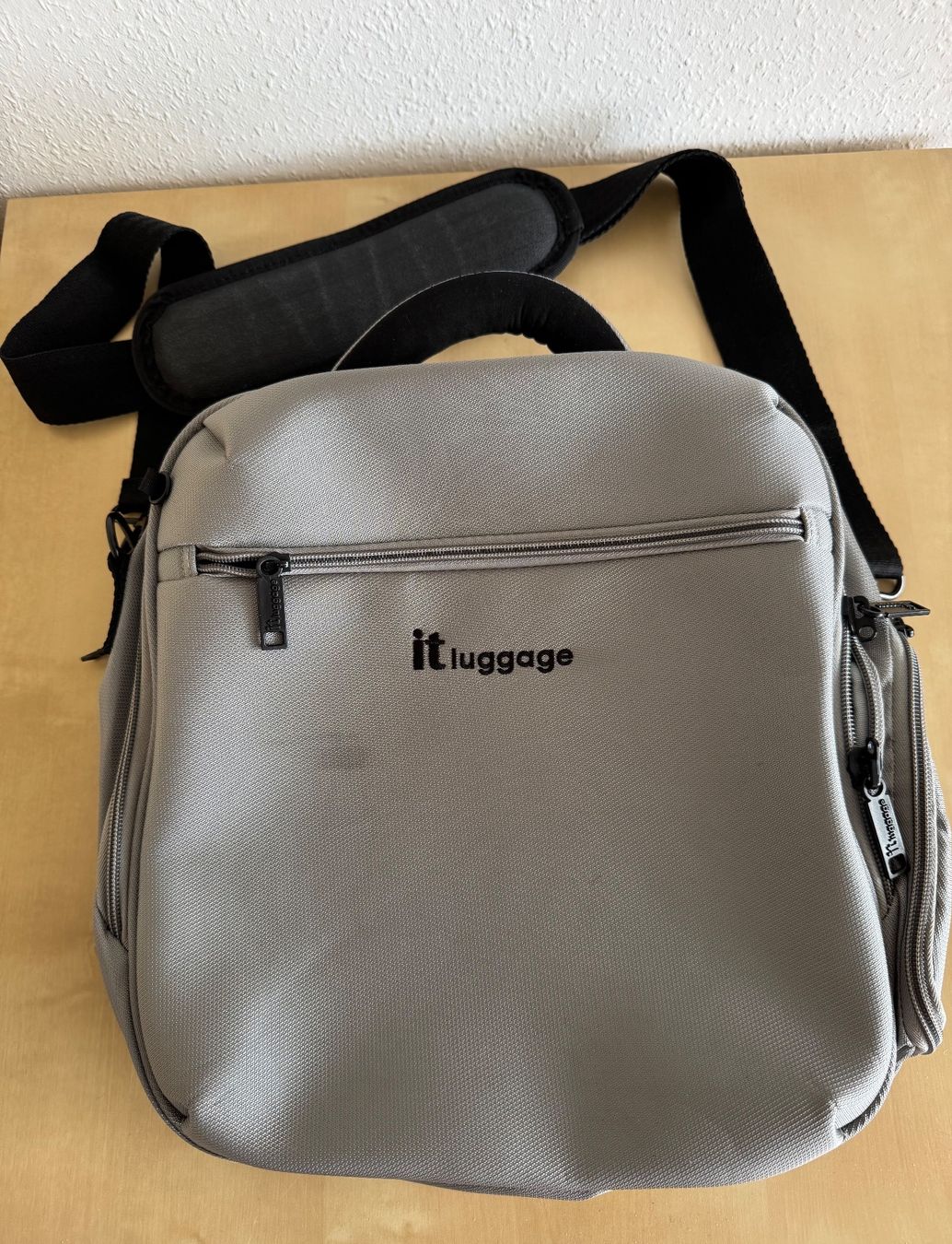 Borse: IT-Tasche – Usato da Luzern venduto da lbreu