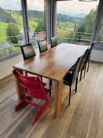 Esstisch aus Nussbaum (massiv)