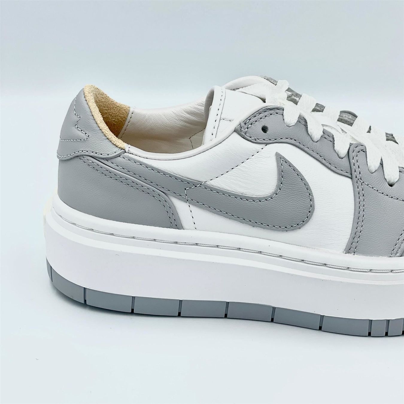 Jordan Damenschuhe: Jordan 1 Elevated Low Wolf Grey EU 38 – Neu und originalverpackt aus Erlinsbach von sasneakers 2
