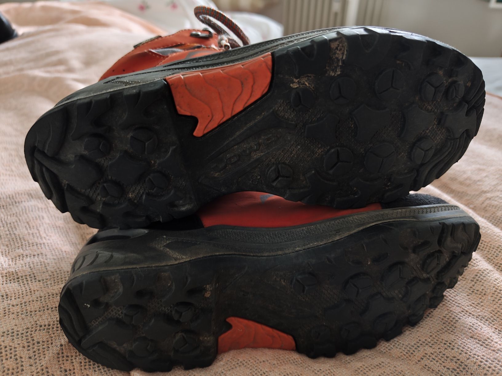 Lowa Scarpe da uomo: Lowa Wanderschuhe gr. 35 – Usato da Muttenz venduto da Hermesvonthan 3