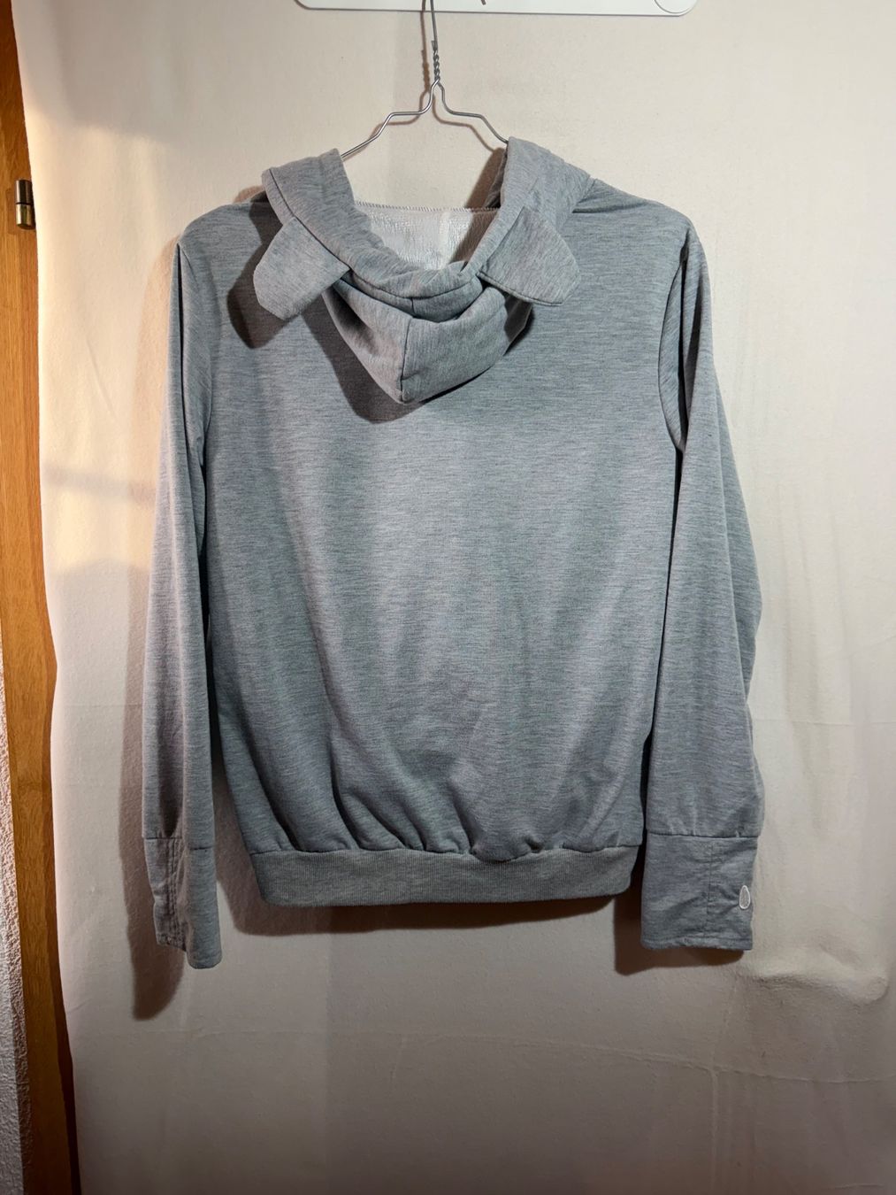 Maglioni & Felpe: Kapuzenpullover mit Katzen- oder Hundetasche Gr. S – Usato da Grosswangen venduto da SALE_SALE_SALE 6