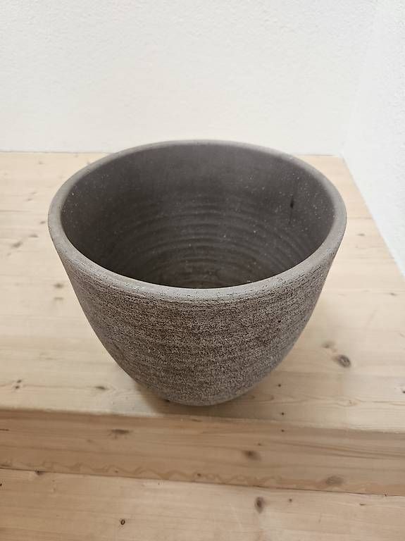 Blumentöpfe: Runder Pflanzentopf / Pot de fleurs rond – Gebraucht aus Biel/Bienne von alk_d9nk
