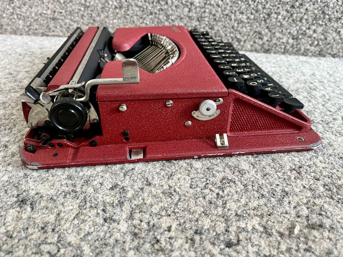 Macchine da scrivere: Gossen Tippa machine à écrire – Usato da Nyon venduto da Hamblor 1
