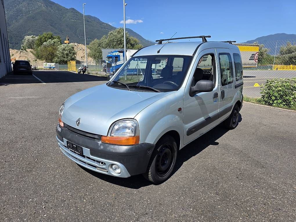 Autos: Renault Kangoo A/C  Collaudato 2025 – D'occasion à Cadenazzo par LuismacchineSagl