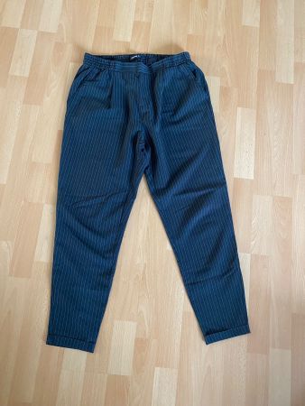 Stoffhose grau weiß gestreift Gr M