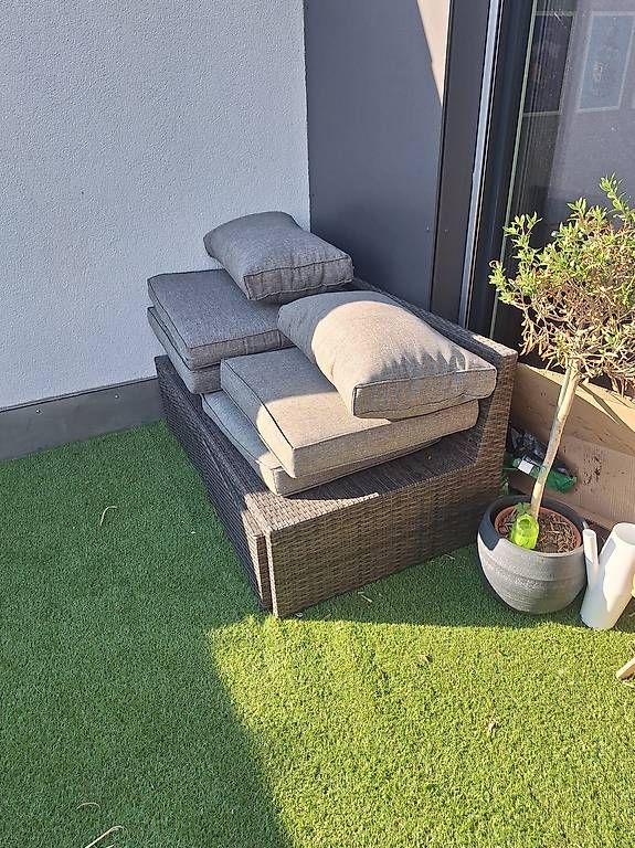 Sofas: Rattanlounge – D'occasion à Wichtrach par ale_rtv9 3