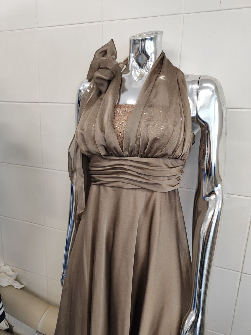 Vestiti: Cocktail Kleid Gr 34 – Usato da Langnau am Albis venduto da Judithsebi 6