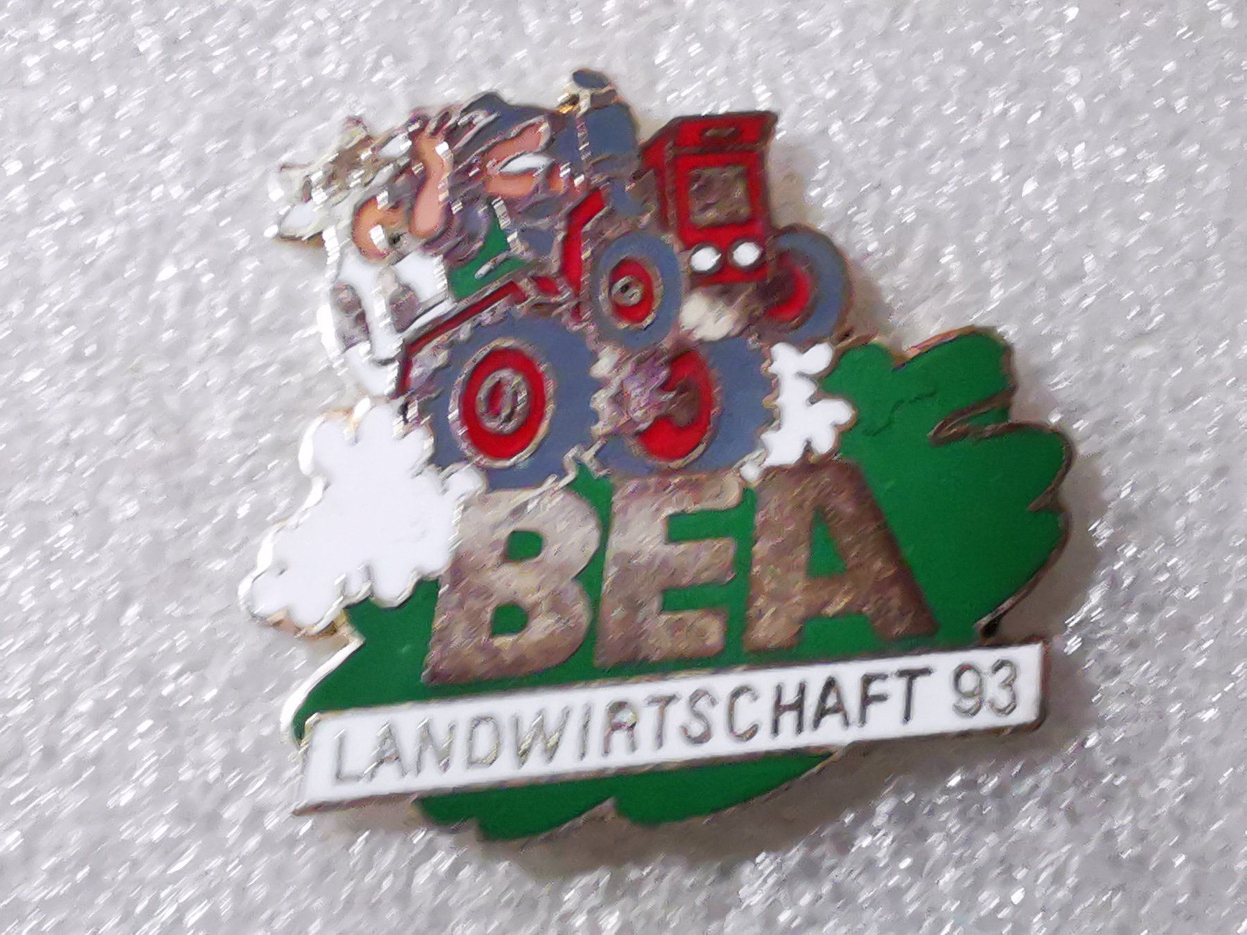 Placchette & Badge: Ansteckpin 161: Bea – Usato da Oppligen venduto da Pin-Fall-Shop