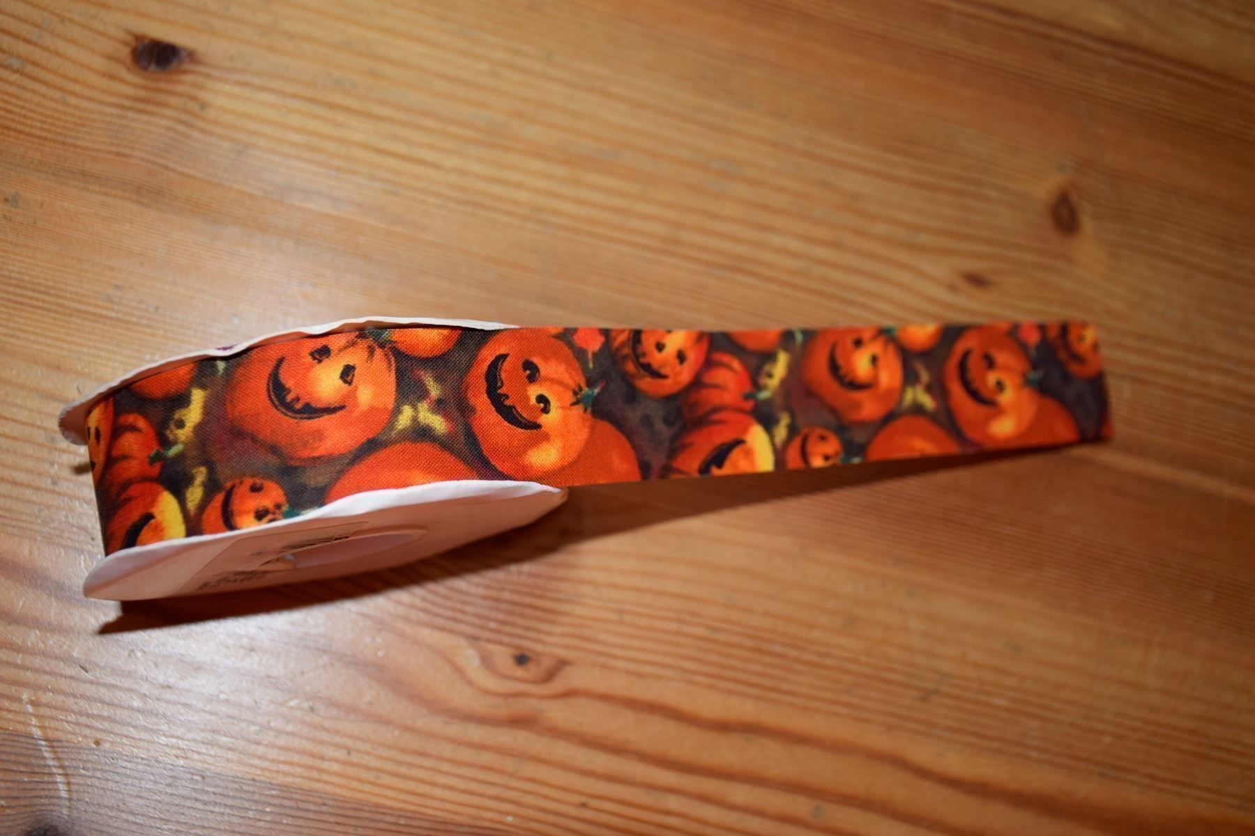 Nastri decorativi: Geschenkband "Halloween" mit Kürbismotiv – Usato da Wetzikon ZH venduto da Wetzicardo25 6