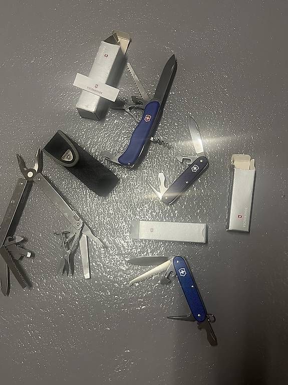 Victorinox Taschenmesser: 4 Victorinox neu – Neu (gemäss Beschreibung) aus Veltheim AG von Pionier75