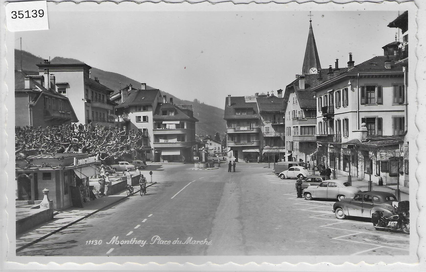 Cartoline postali: Monthey - Place du Marche - Autos – Usato da Ettingen venduto da Kartenplanet