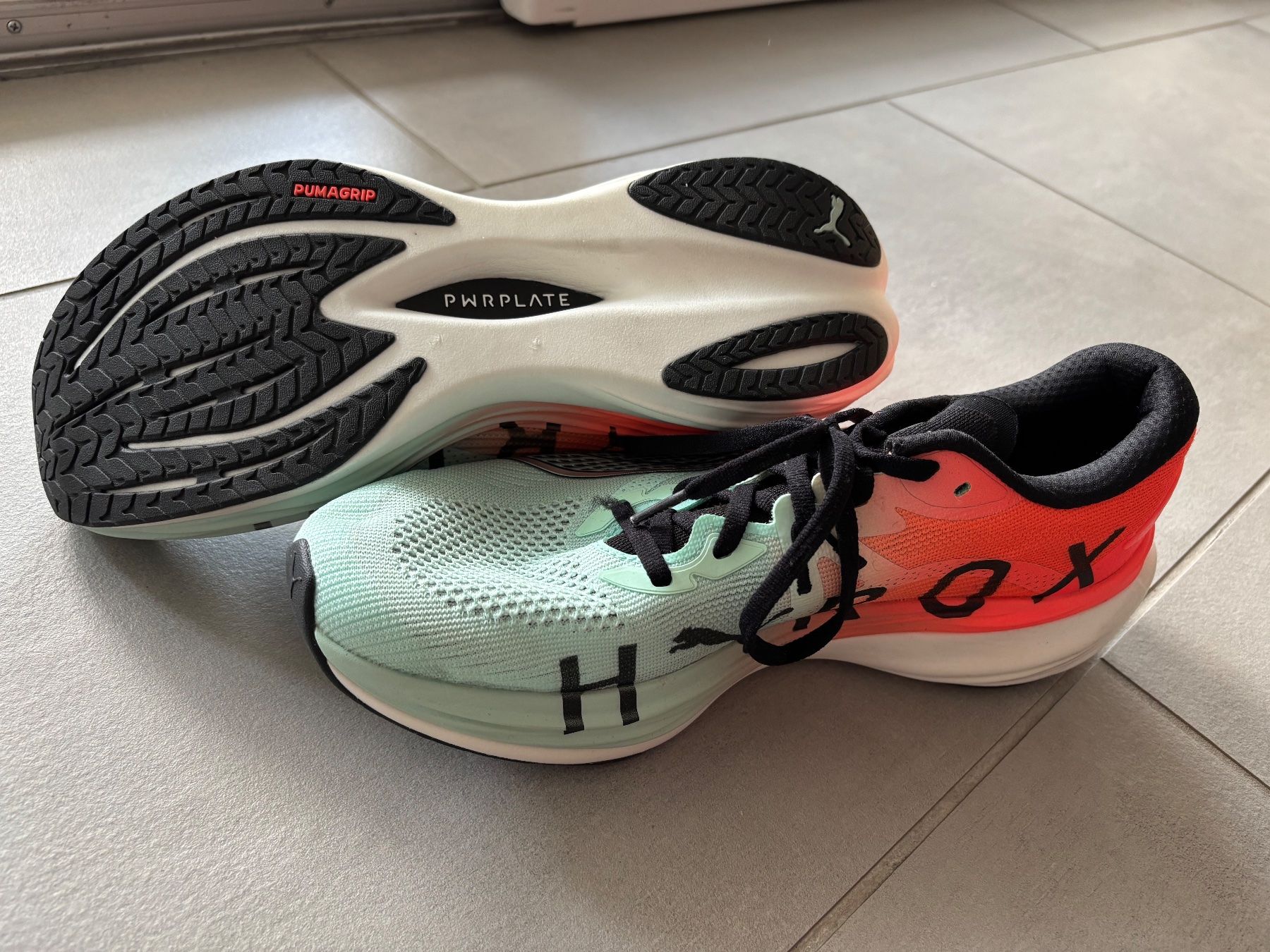 Puma Herrenschuhe: Puma Velocity Nitro 2 course taille 44 Neuf – Gebraucht aus Dombresson von Mezzphog