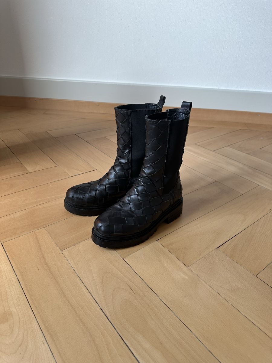 Scarpe da donna: Chelsea Biker Boots - Deabused – Usato da Bern venduto da nnoorrraa 3