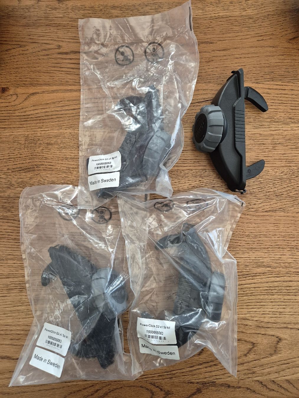 Thule Box da tetto: Thule Powerclick G3 Befestigung Dachbox – Nuovo e nell'imballaggio originale da Arni AG venduto da Zuerich010 5