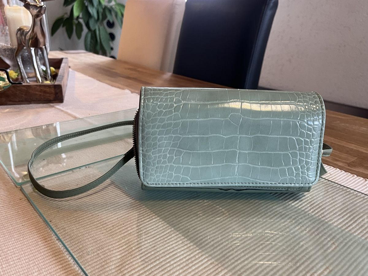 Taschen für Damen: Neue Hand-/Umhängetasche – Neu (gemäss Beschreibung) aus Bünzen von car_j9ph