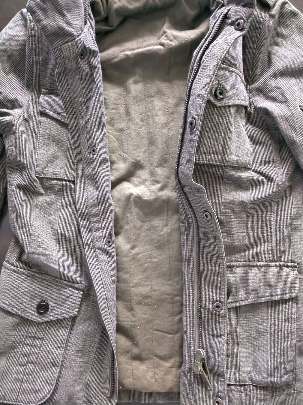 DKNY Giacche: DKNY Jacke – Usato da Salenstein venduto da Silly...0 7