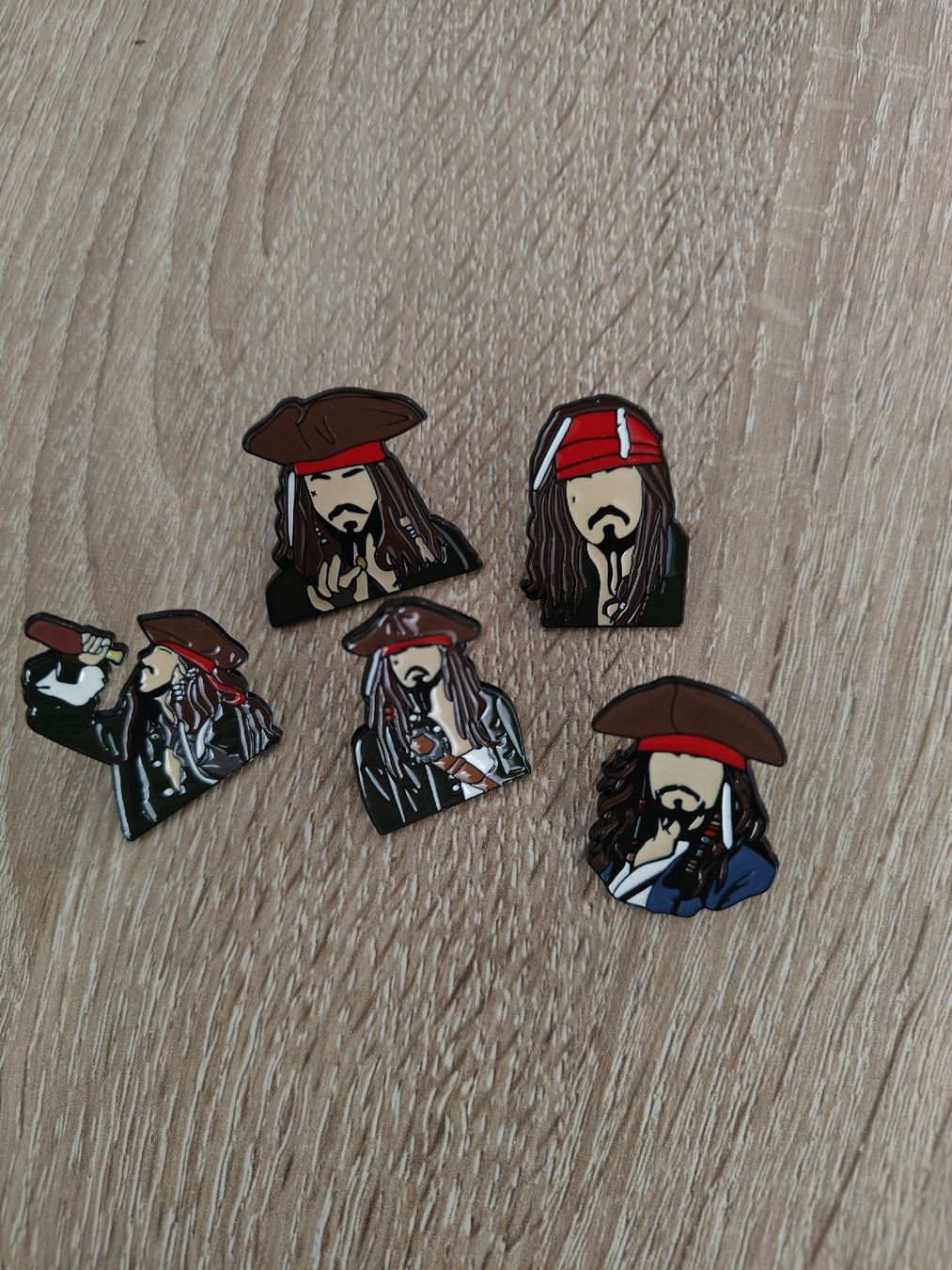 Placchette & Badge: Fluch der Karibik Pin – Usato da Tuggen venduto da Basinger