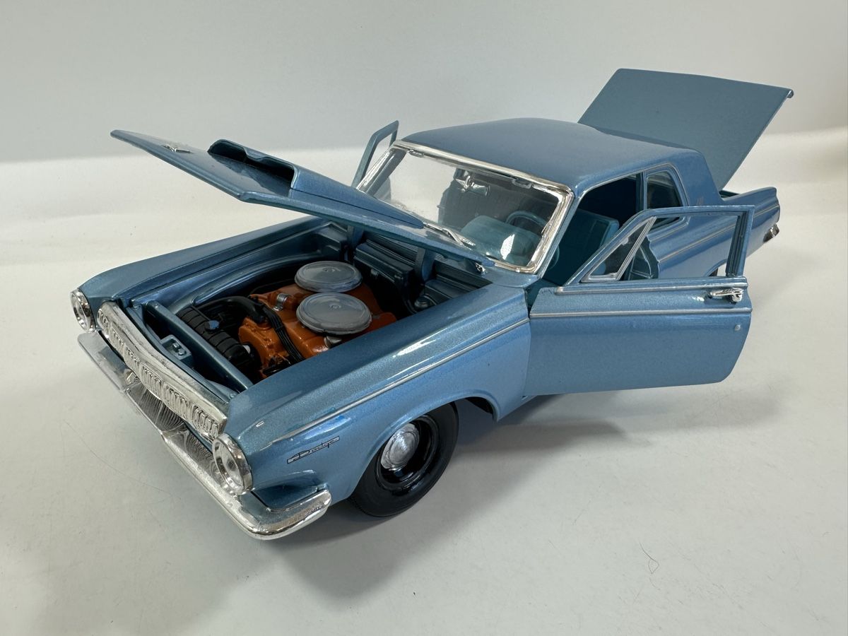 Maisto Modellini d'auto: 1963 Dodge 330 1:18, hellblau, MAISTO – Usato da Zofingen venduto da rf9_x2xt 7