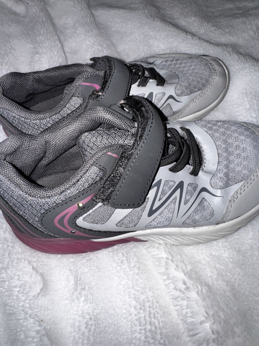 Scarpe per ragazze: Schuhe gr 29 – Usato da Weite venduto da Quarantino