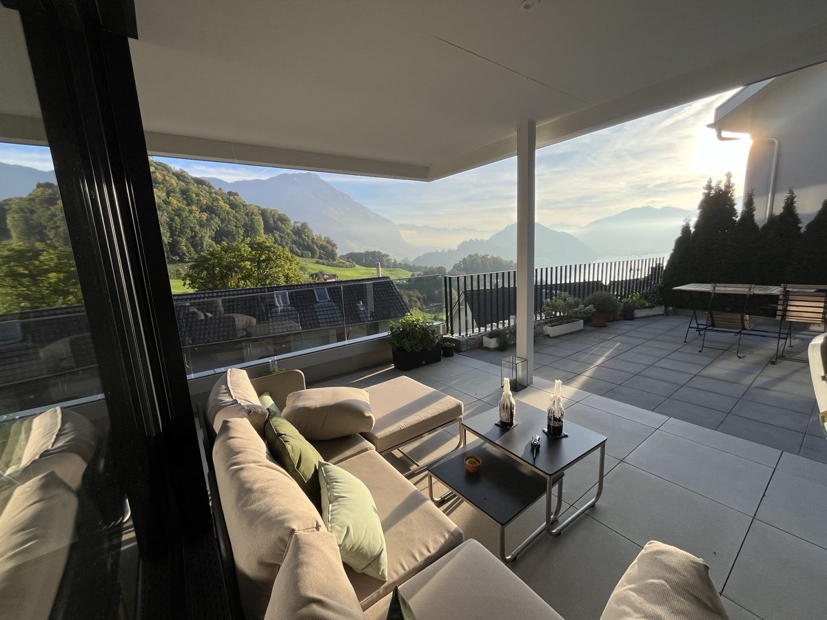 Divani: Lounge  – Usato da Luzern venduto da Van221 3