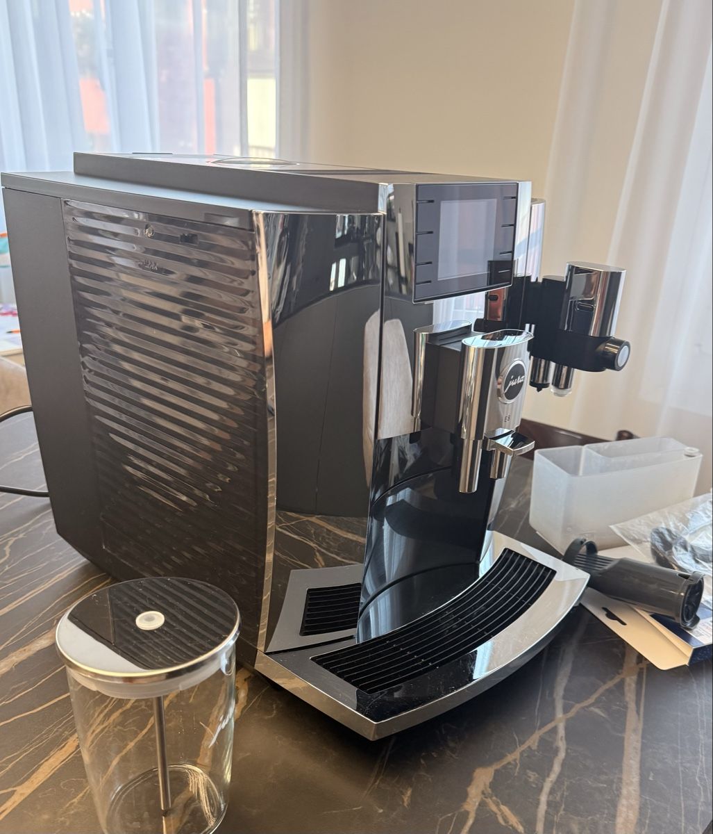 Jura Macchine per caffè & Macchine per espresso: Jura E8 Kaffeevollautomat  – Usato da Bülach venduto da aah_hp6g 1