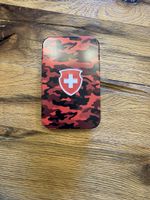 Schlüsselanhänger Schweizer Armee 2025 Tarnmuster rot neu