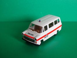 Ford Transit "Polizei Luzern" von Brekina 1/87