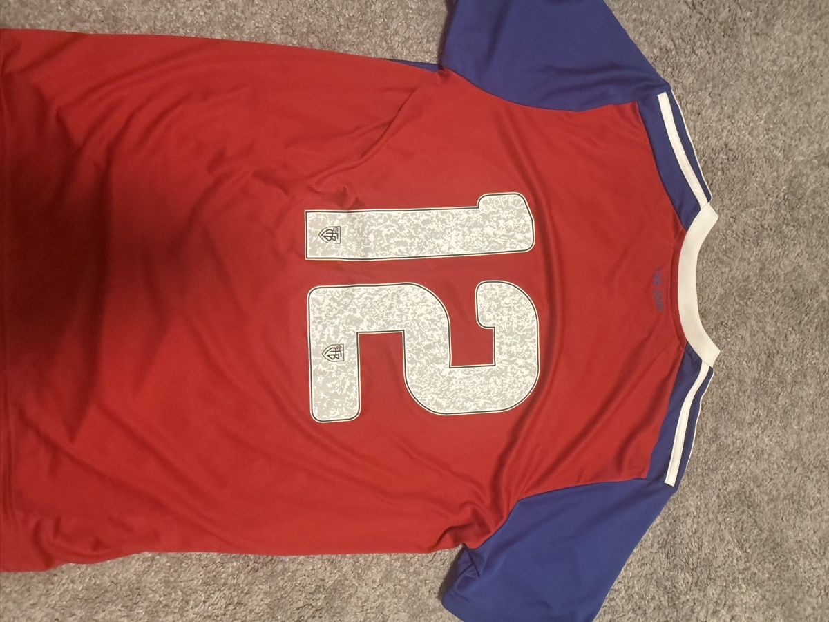 FC Basel Canottiere & Pantaloni: FC BASEL TRIKOT 125 JAHRE – Usato da Zollikofen venduto da zenay57 1
