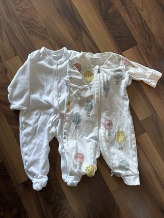 Baby sleepsuits two pieces size 56