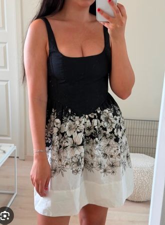 H&M Kleid schwarz geblümt Grösse L neu