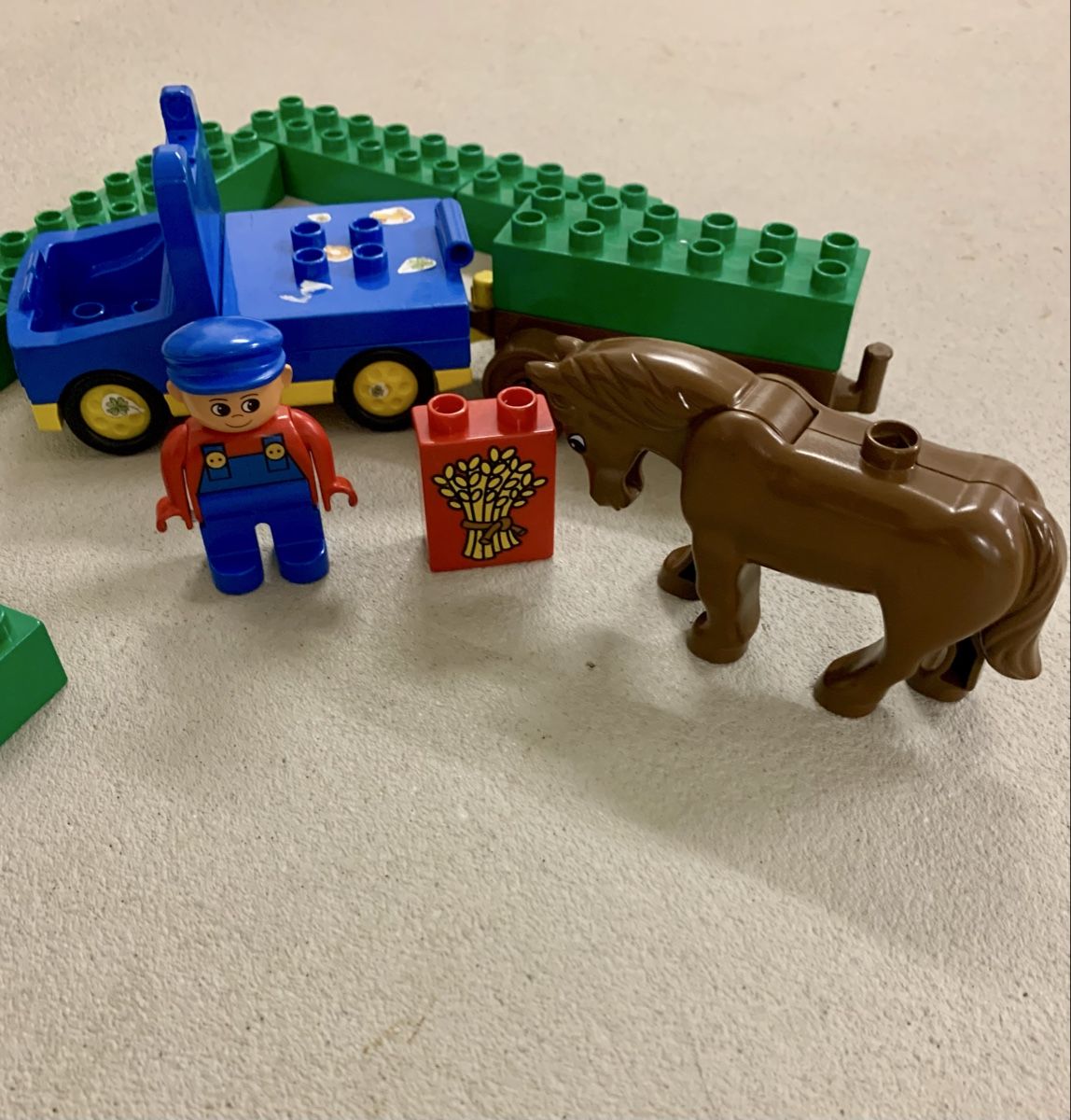 Lego Giocattoli: Lego Duplo Bauernhof Set mit Bauer,  Pferd, Traktor, Steine – Nuovo (secondo la descrizione) da Erlenbach ZH venduto da Ritschly 4