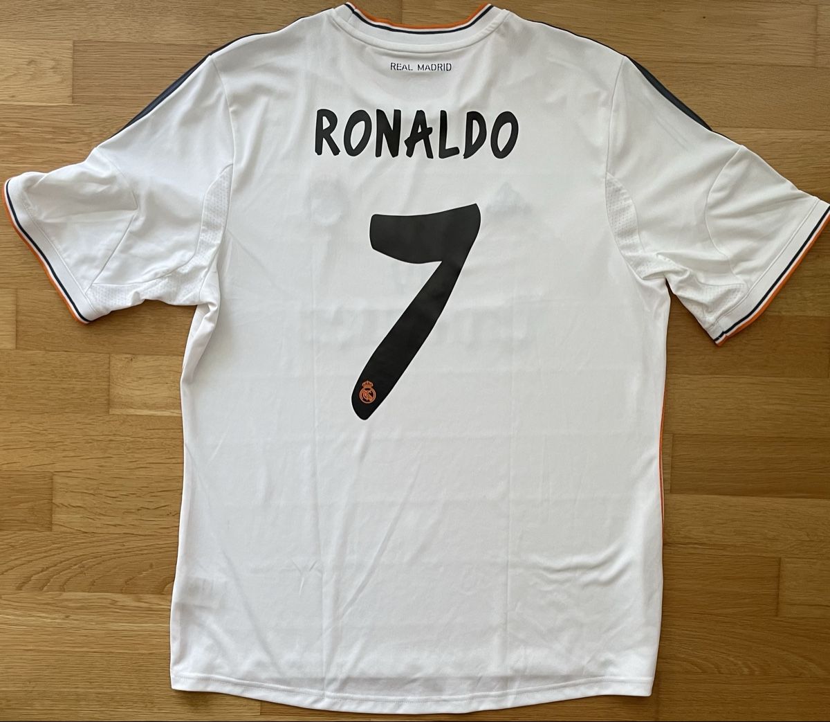 Real Madrid Canottiere & Pantaloni: Original Real Madrid 2013/2014 Ronaldo – Usato da Windisch venduto da RealJerseys