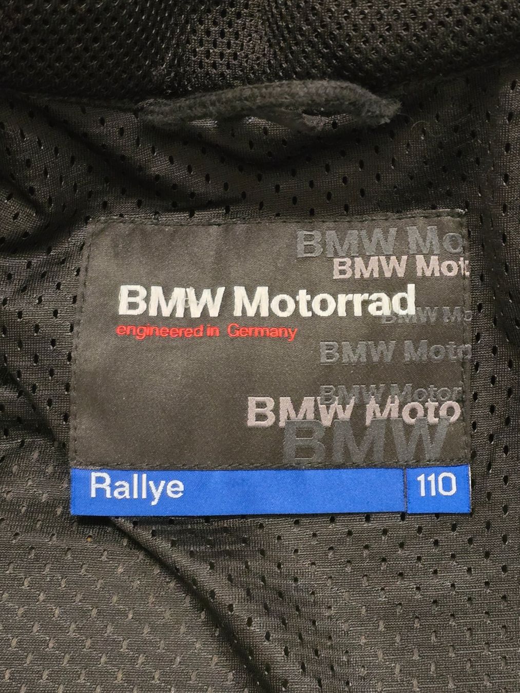 BMW Lotti di vestiti: Bmw Töffkleider – Usato da Schönenwerd venduto da Chez_Mimi 4
