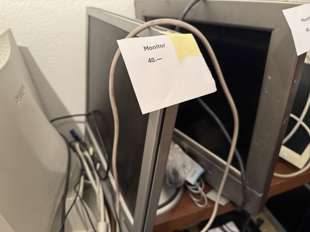 Monitore: Monitor Konvolut – Gebraucht aus Basel von sch_9g6x 2