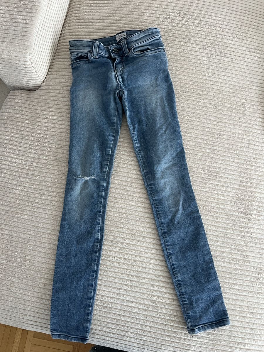 Armani Pantaloni: ARMANI JEANS STRETCH SEHR SCHMAL GR 128/134 – Usato da Basel venduto da theo-g77