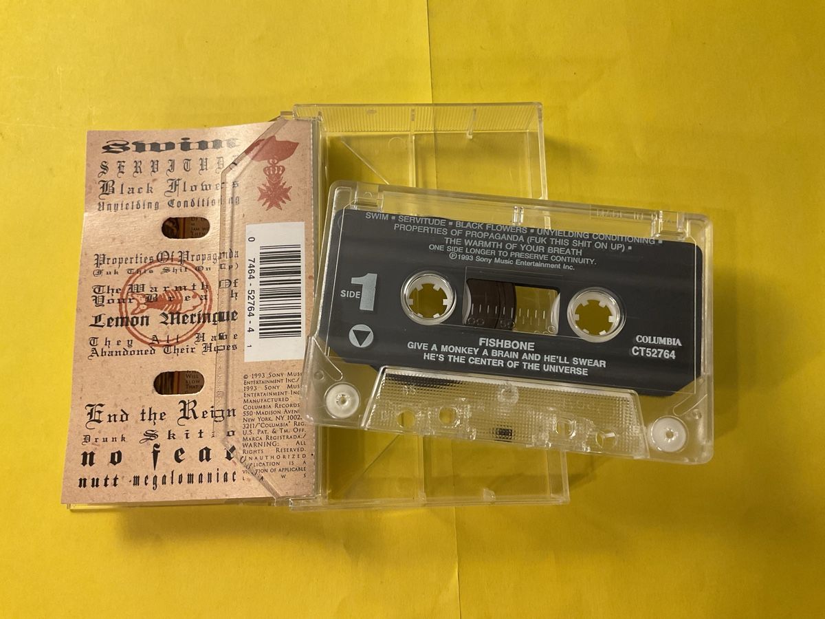 Kompaktkassetten: Fishbone - Give a Monkey a Brain- Cassette - Top Zustand! – Gebraucht aus Steinach von Quarkie 1