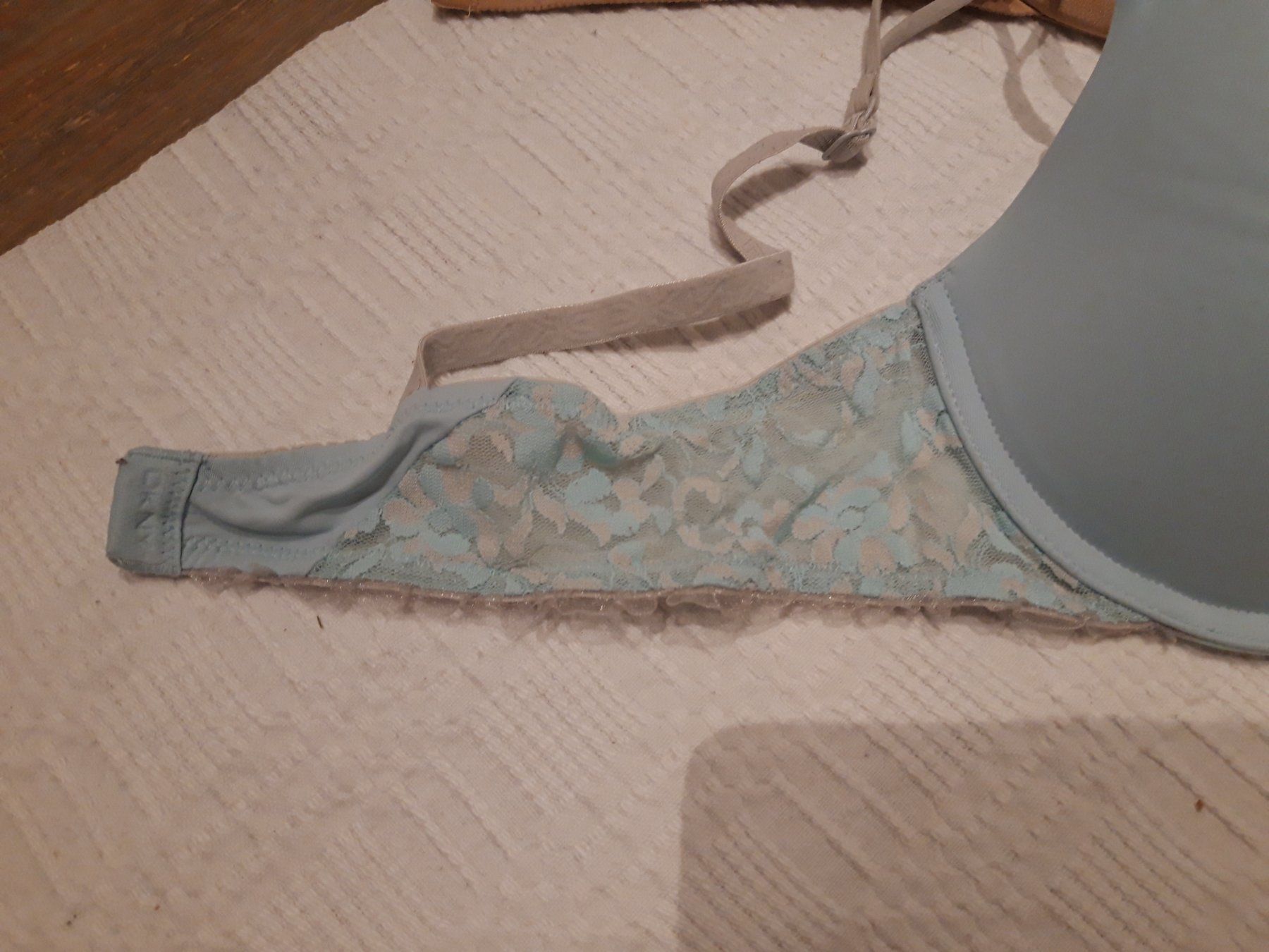 DKNY Autres dessous: BH Sloggi & DKNY 75 B – D'occasion à Signau par Jana79 1