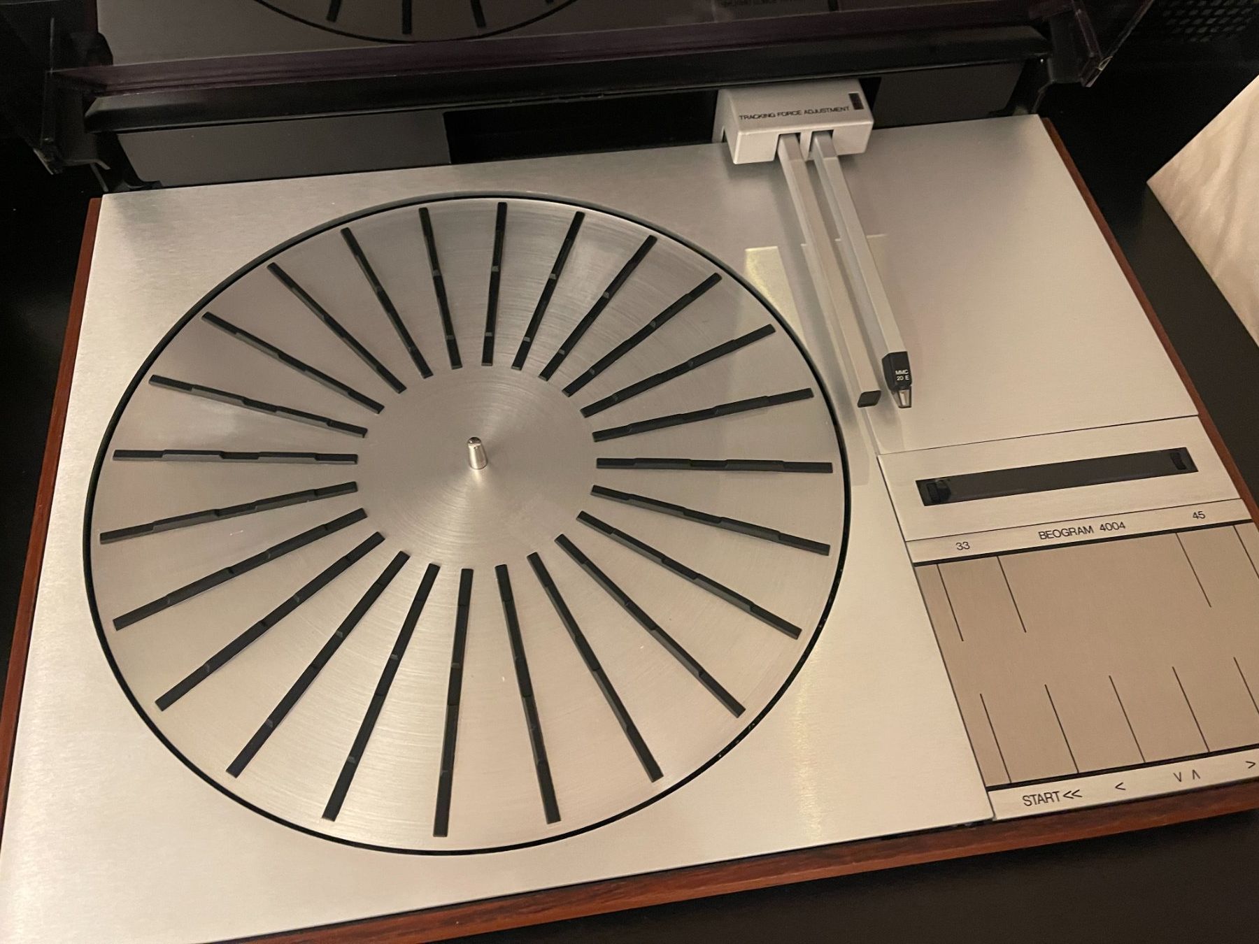 Bang & Olufsen Giradischi: Bang & Olufsen BeoGram 4004 revidiert – Usato da Luzern venduto da BeoPlayer 6