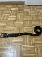 Schwarzer Nietengürtel aus Leder, Top Zustand, Grösse 90