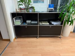Regal von System 4