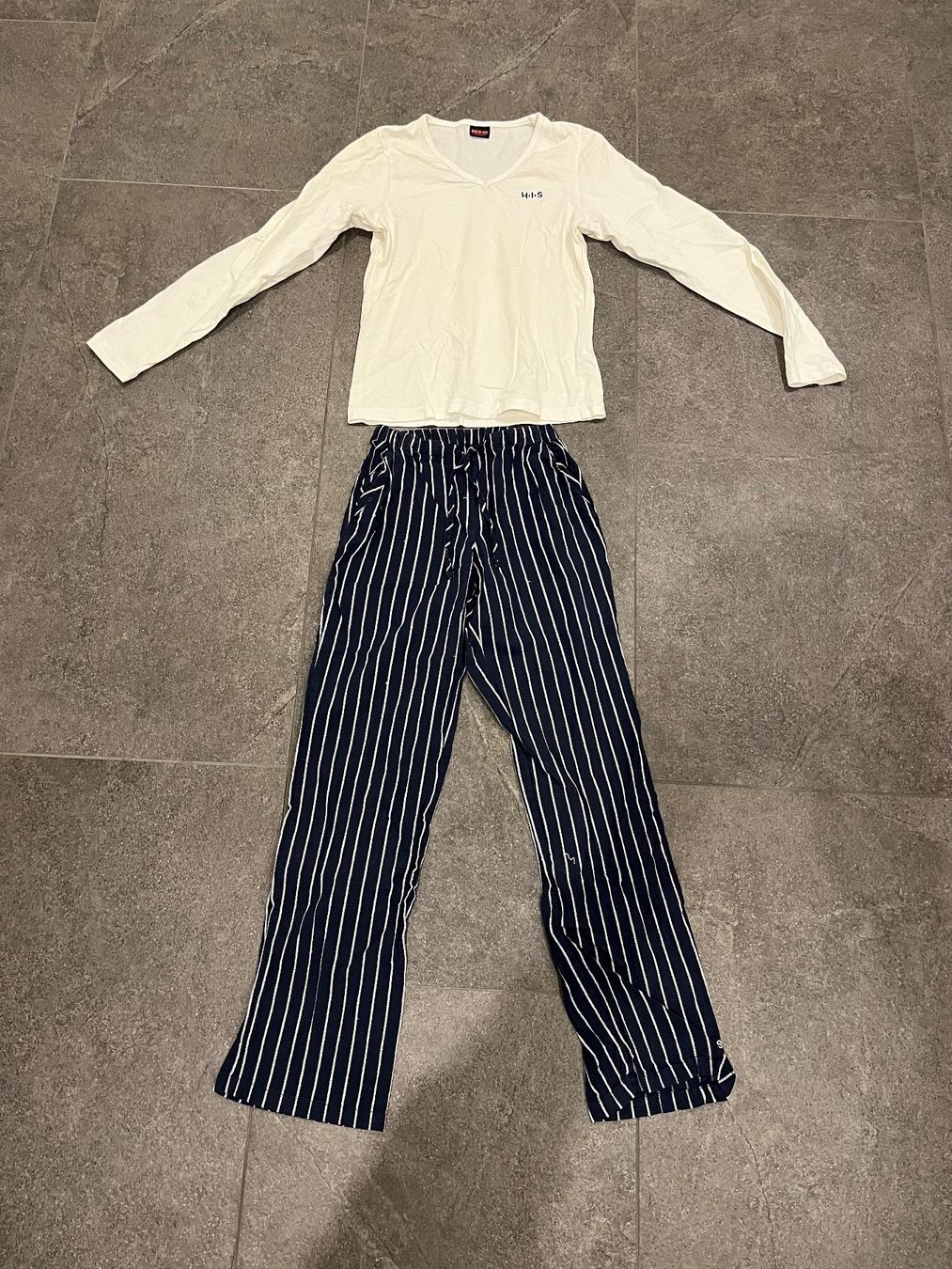 Negligees & Pyjamas: HIS Damen Pyjama (Grösse 32) – Gebraucht aus Aeschi SO von Bluemail