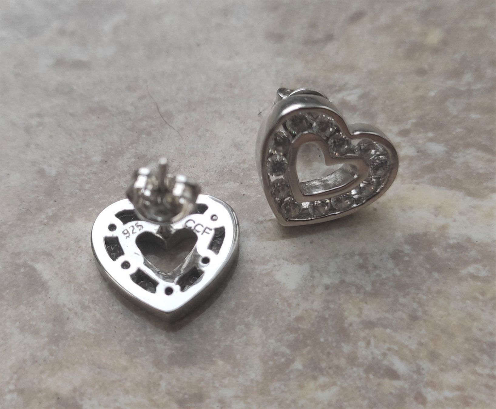 Orecchini pendenti & Orecchini a lobo: Herzförmiger Ohrstecker Silber 925 – Nuovo (secondo la descrizione) da Miège venduto da gitarro68 1