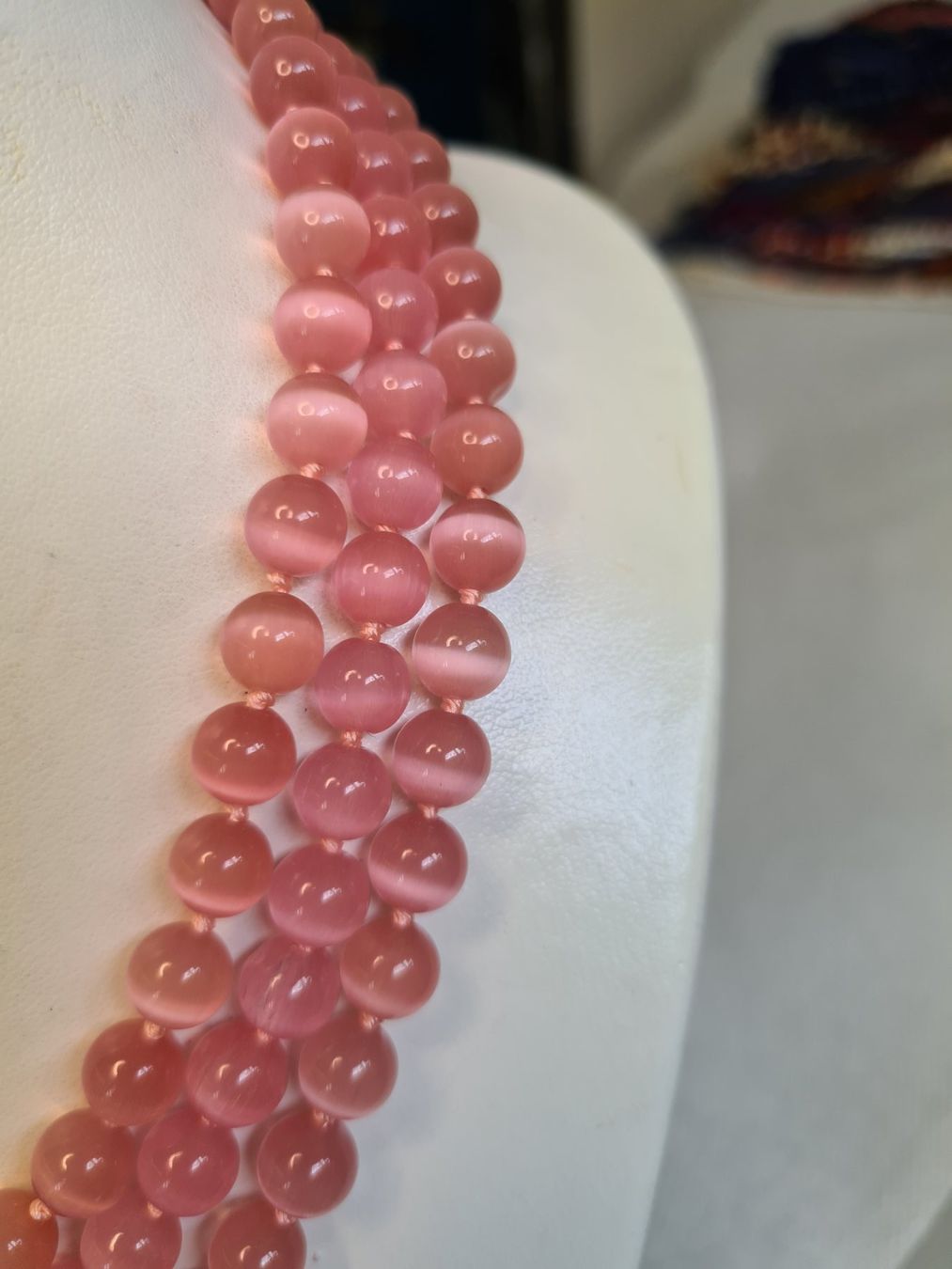 Catenine: Collier rose 3-reihig mit ovalem Cabochon, neu – Nuovo (secondo la descrizione) da Zürich venduto da benedikt12 3
