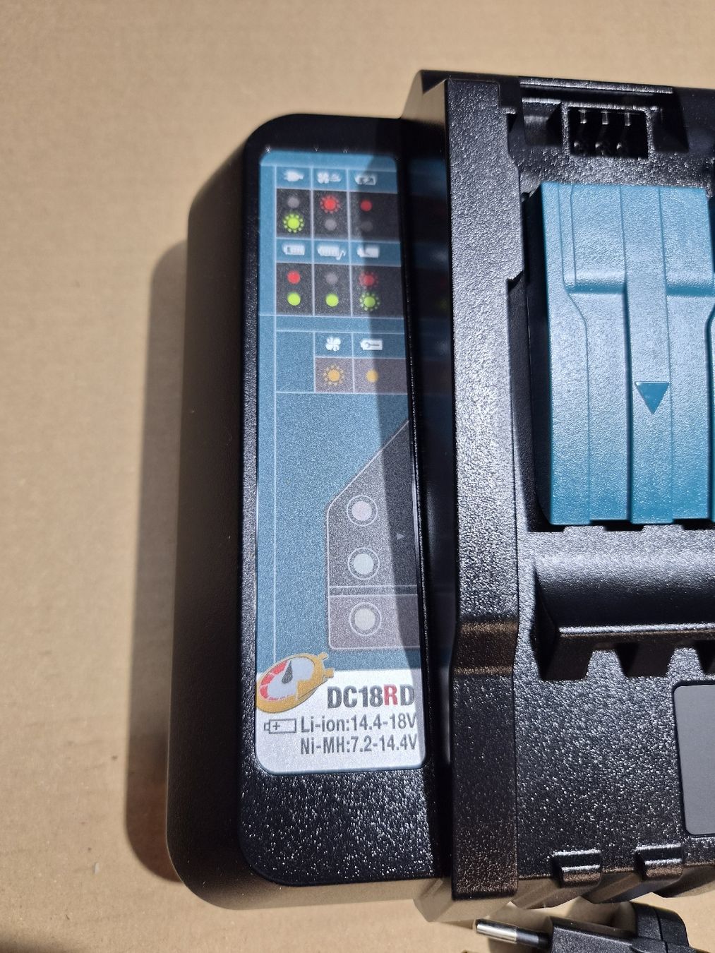 Makita Caricatori & Batterie: Makita DC18RD Ladegerät Doppelladegerät Neu – Nuovo e nell'imballaggio originale da Reutigen venduto da beore 2