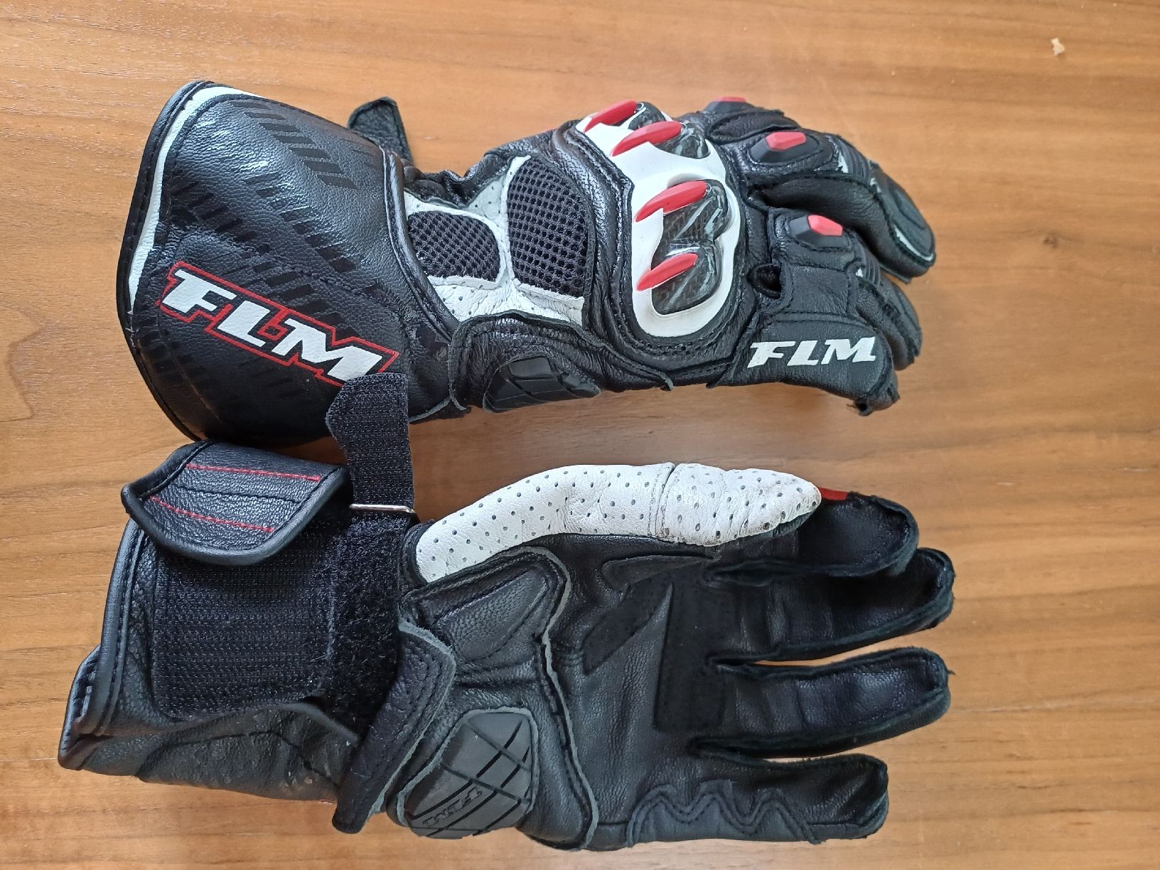 FLM Guanti & manicotti: Motorradhandschuhe FLM Leder Grösse 7 EU gebraucht – Usato da Herbligen venduto da adr_yr2m 2