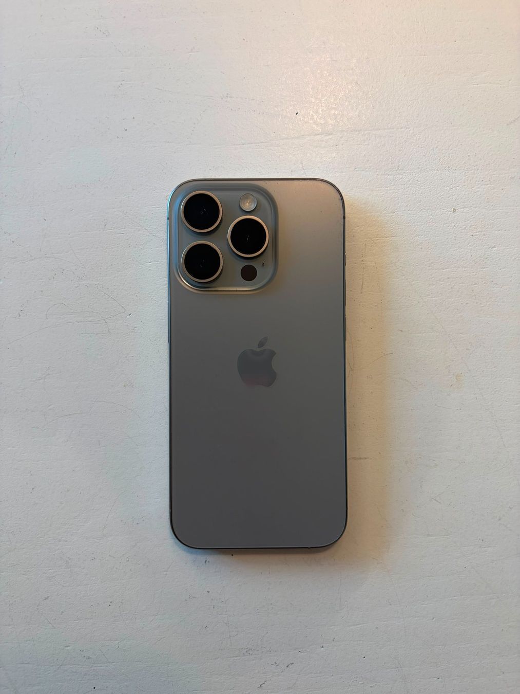 Apple Telefoni cellulari / Smartphones: iPhone 15 Pro, 256GB, Natural Titanium – Usato da Gümligen venduto da Vicky2 1